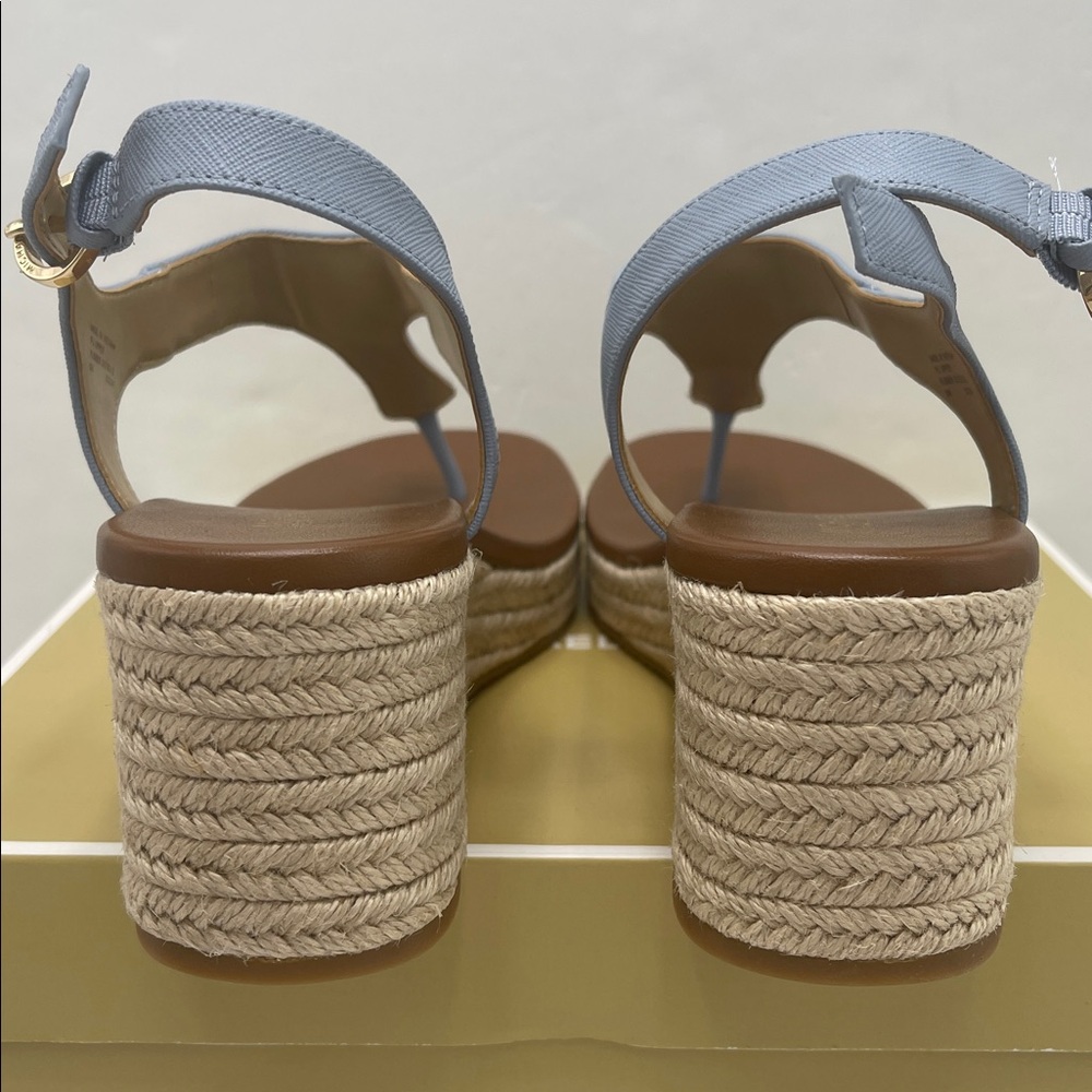 Michael Kors LANEY THONG FAUX LEATHER Pale Blue
40TOLAMS2L Heeled Sandals Wedge - Picture 13 of 16